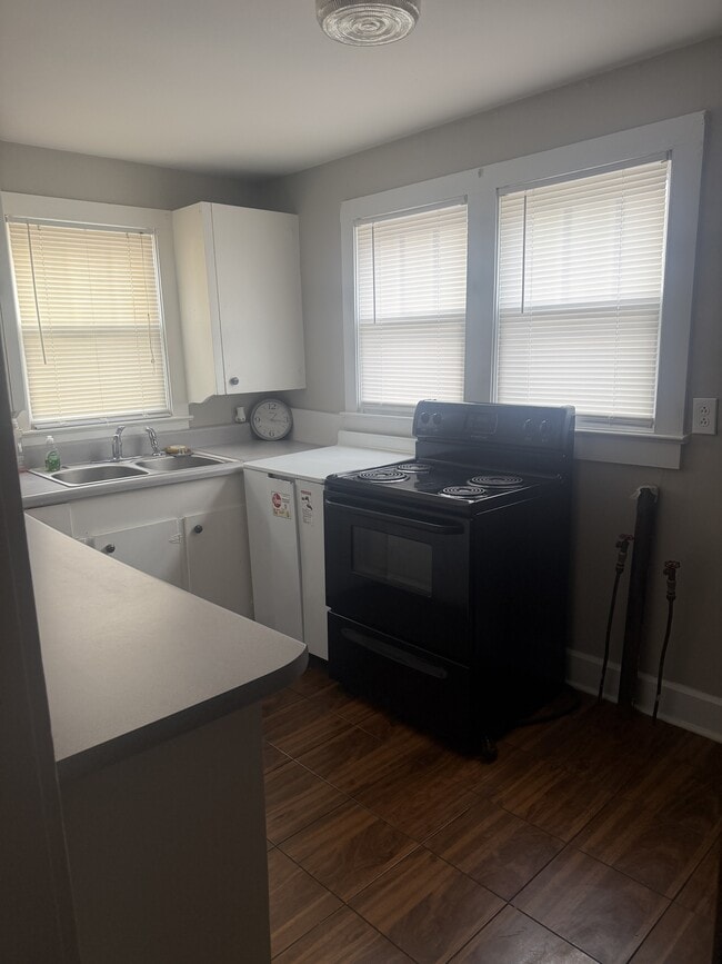 Building Photo - 112 Garfield Ave