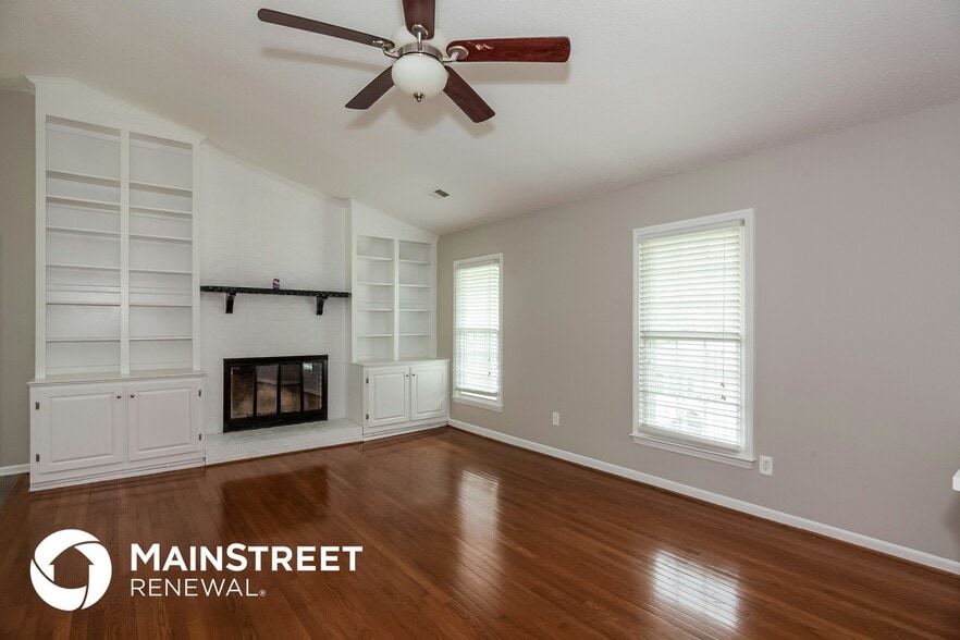 Building Photo - 9020 Louvaine Dr