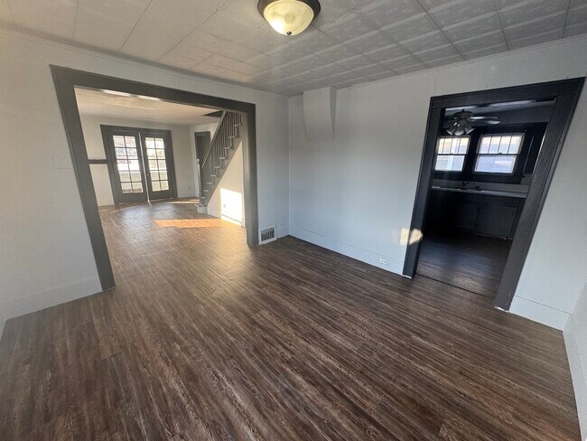 Building Photo - 1507 E Main St