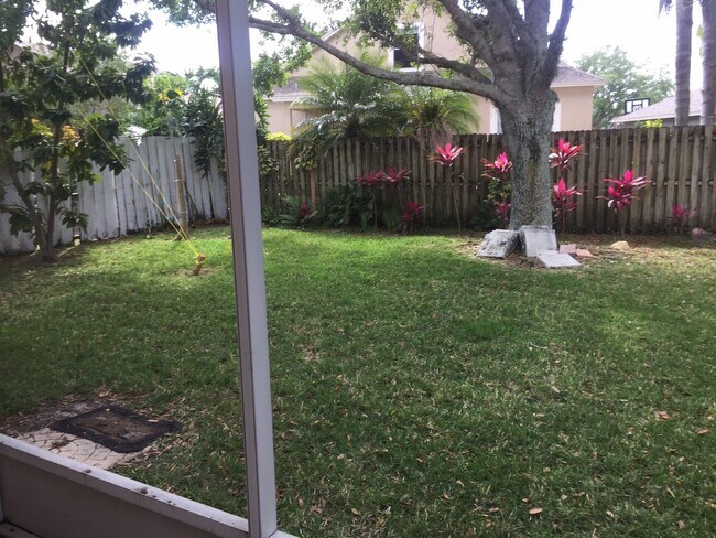 Building Photo - Charming 4-Bedroom Home with Spacious Yard...