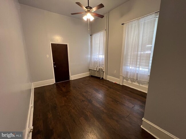 Building Photo - 521 S 41st St