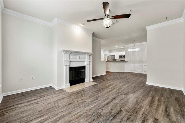 Building Photo - 2400 Cumberland Pkwy SE