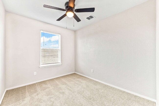 Building Photo - "Spacious 4-Bedroom Retreat with 3 Full Baths in San Antonio – Your Perfect 2029 Sq Ft Sanctuary!"