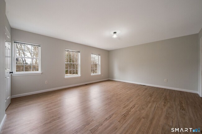 Building Photo - 77 Lyme St