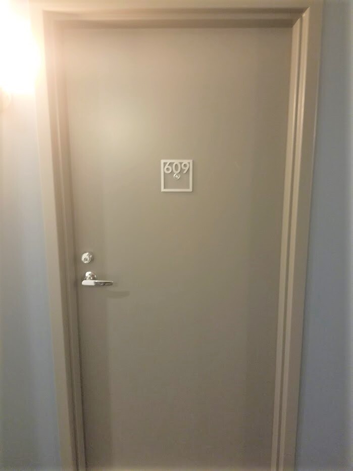 609 Front Door - 2911 2nd Ave