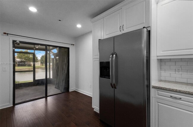 Building Photo - 4165 SW 85th Ave