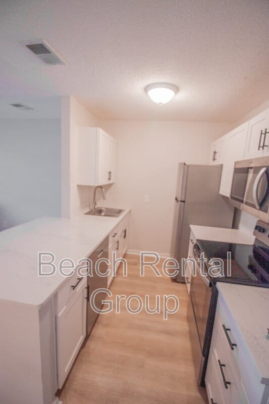 Building Photo - 6840 Blue Heron Blvd