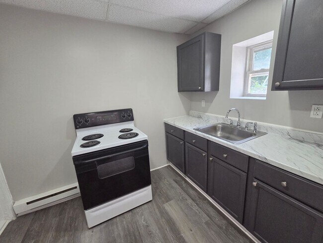 Building Photo - 816 Laufer St