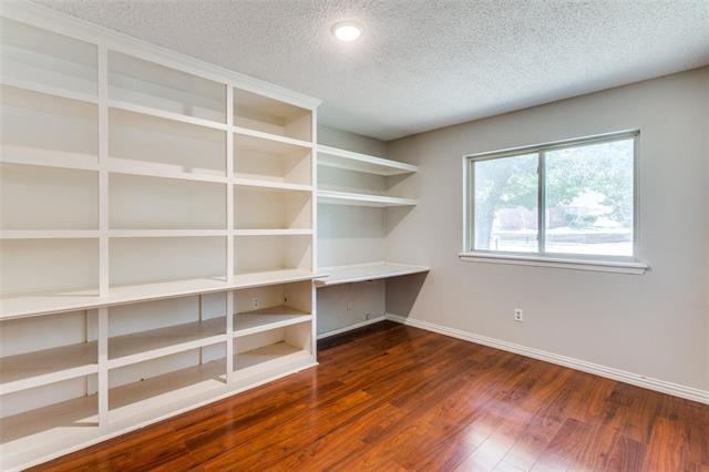 Building Photo - 1708 Hendrick Dr