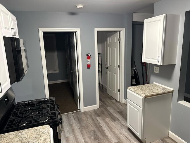 Building Photo - 12005 S La Salle St