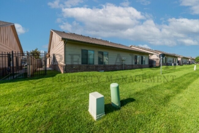 Building Photo - 13608 W Nantucket St