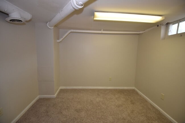 Building Photo - Near Notre Dame  2 Story 3 bedroom with 2 car garage