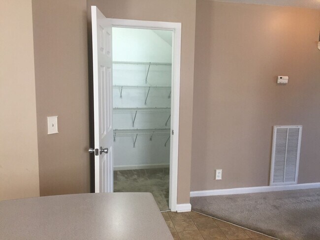 Building Photo - 4 bedroom Exit 1