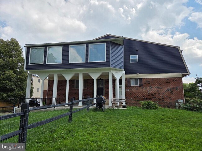 Building Photo - 1701 Scotchbrook Dr