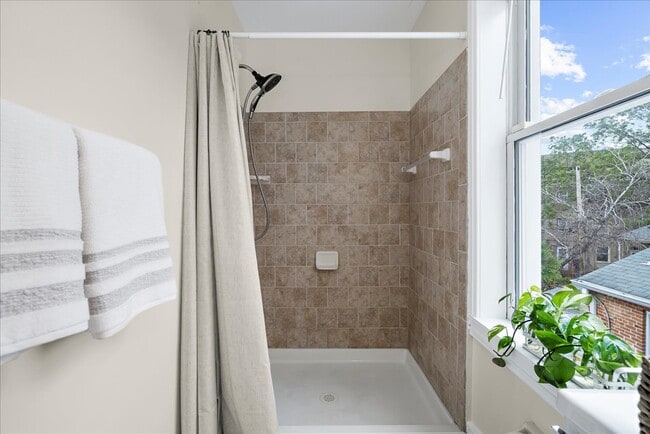 Building Photo - 656 Washington Blvd