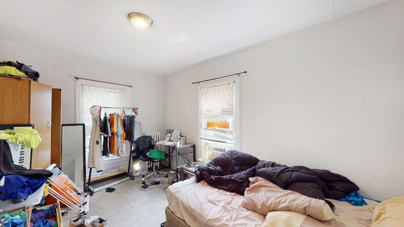 Building Photo - 146 Beethoven St