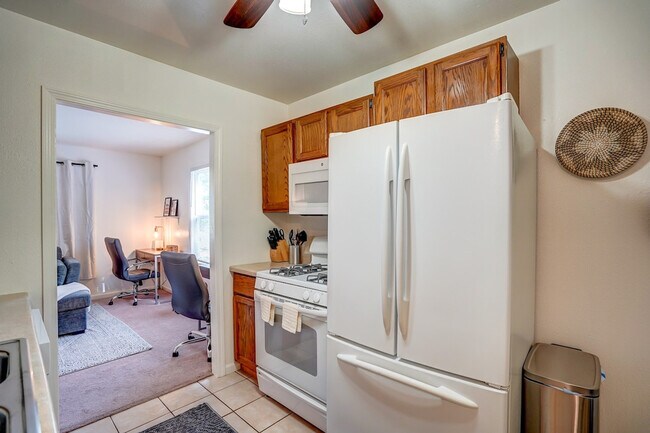 Building Photo - 8 Craig Ave