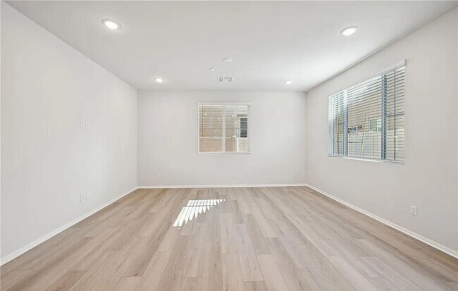 Building Photo - 40411 Via Cava