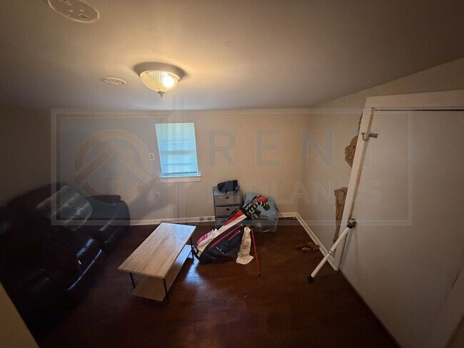 Building Photo - Move in to Olympia!