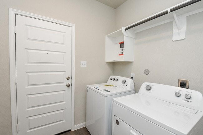 Building Photo - 14042 Chinook Dr