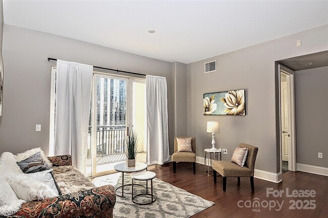 Building Photo - 4625 Piedmont Row Dr