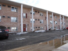 Building Photo - Center Court Apartments