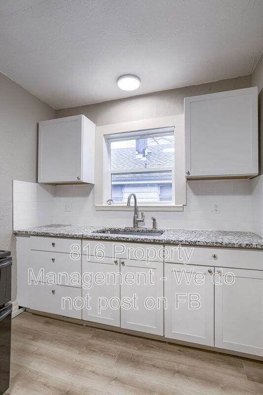 Building Photo - 5702 Euclid Ave E