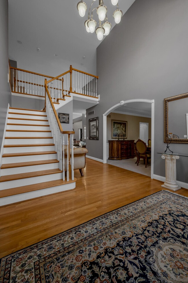 Building Photo - 2185 Roswell Dr