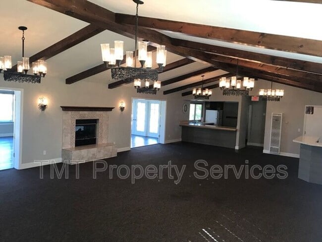 Building Photo - 485 Meadowbrook Dr