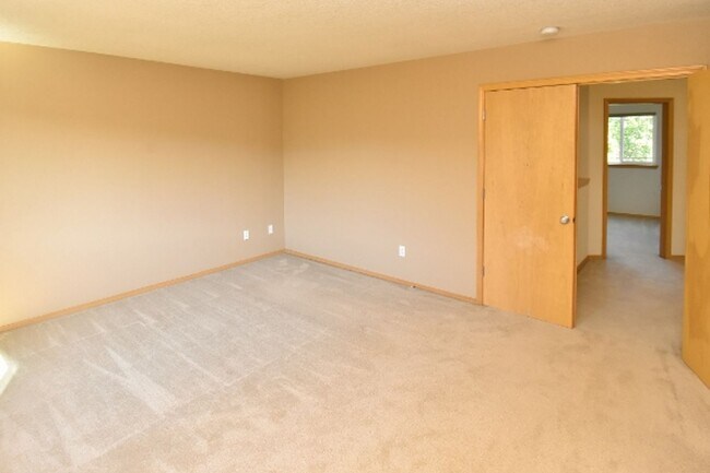 Building Photo - PENDING APPLICATION; Well Maintained 4 BD