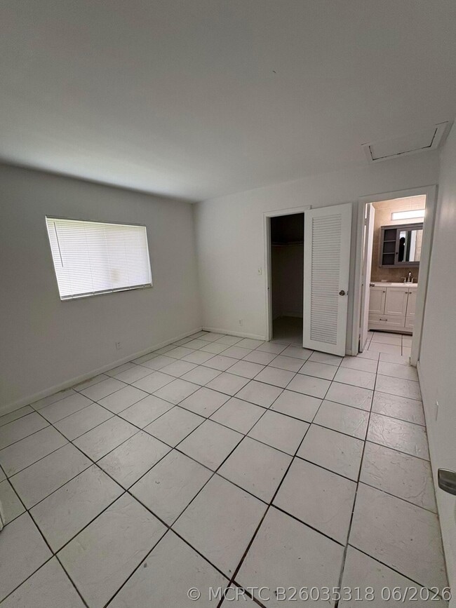 Building Photo - 4031 NW 30th Terrace