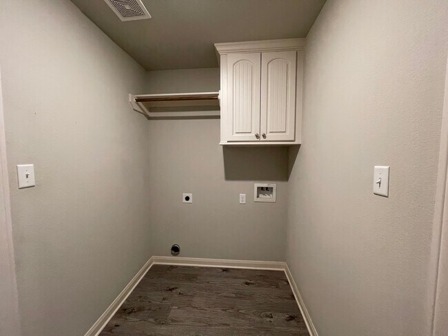 Building Photo - 13089 Vega Ct