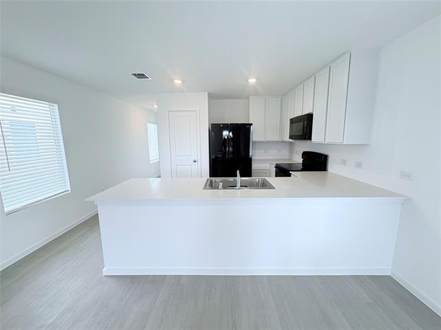 Building Photo - 6234 Sanderling St