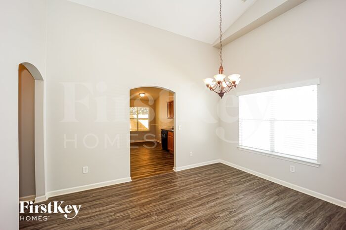 Building Photo - 207 Fairgrove Ln