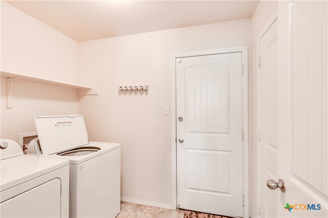 Building Photo - 5102 Screaming Eagle Cir