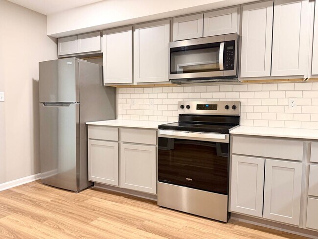 Building Photo - 511 Glenstone Springs Dr