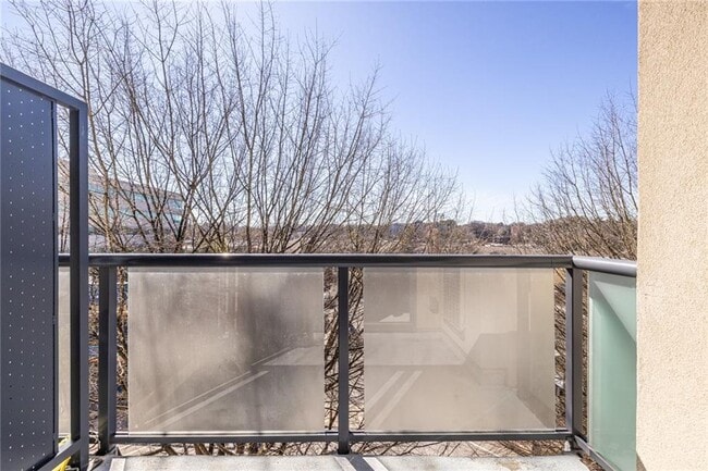 Building Photo - 335 W Ponce de Leon Ave