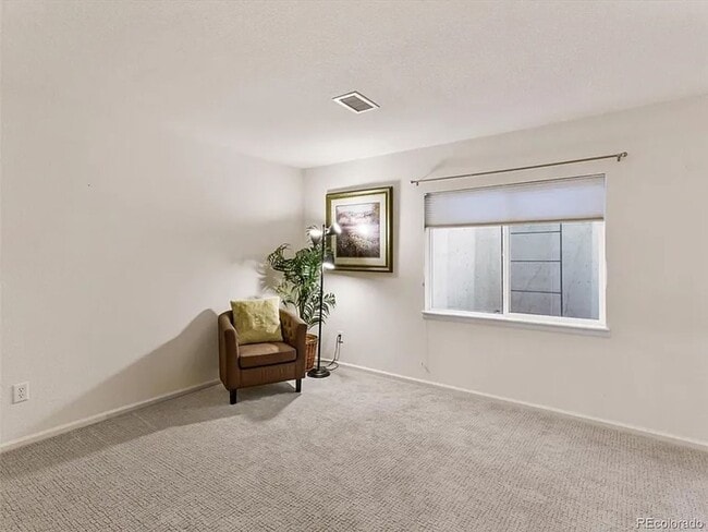 Building Photo - 10365 W Rockland Pl