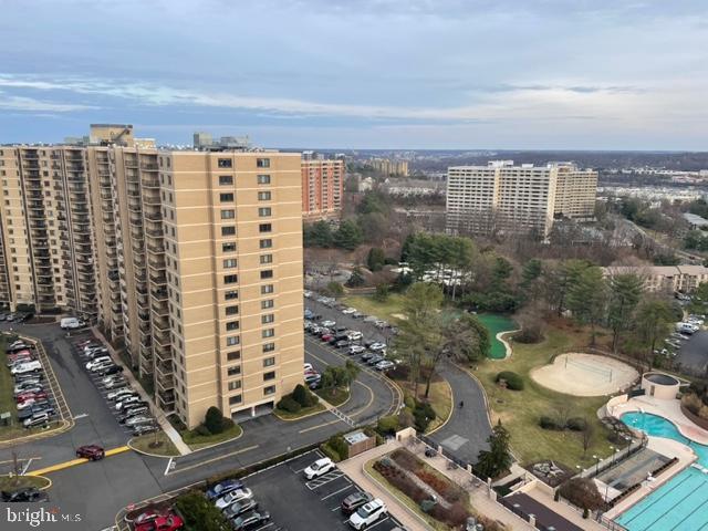 Building Photo - 205 Yoakum Pkwy