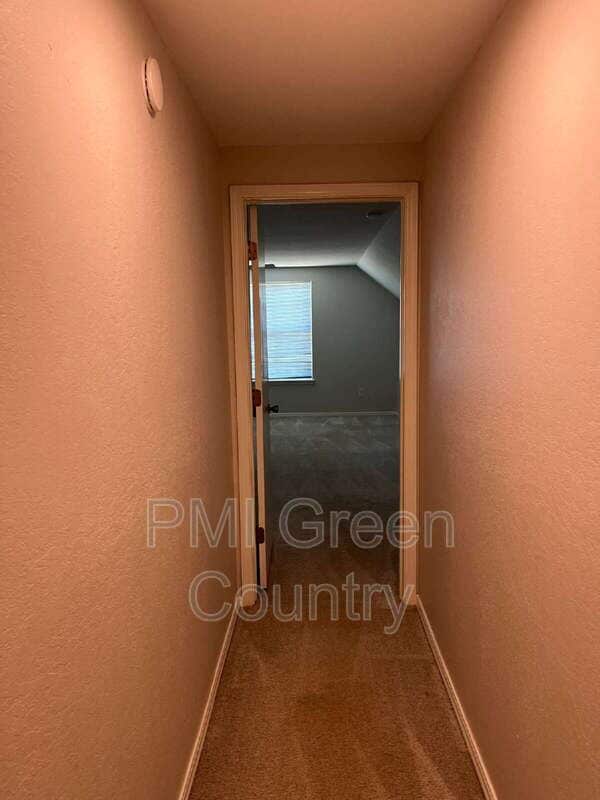 Building Photo - 929 N Juniper St