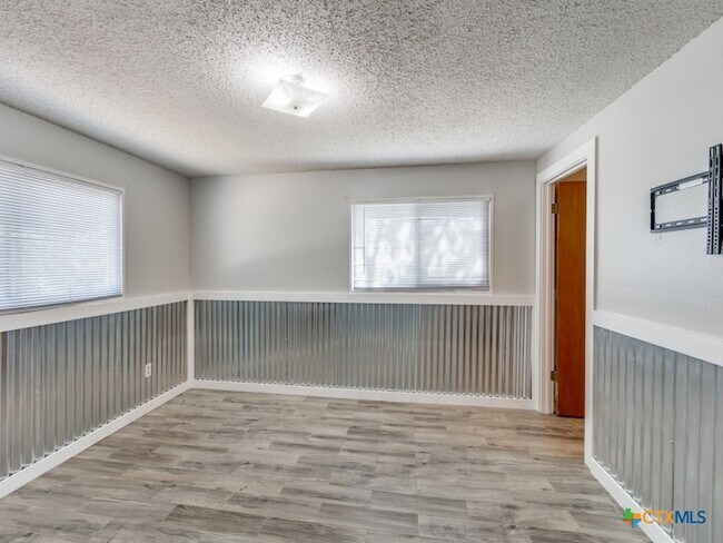 Building Photo - 1351 Spitz Kegel View Dr