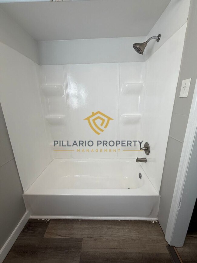 Building Photo - Near Anderson University 2 Bedroom on Corner Lot with Garage, Available NOW!