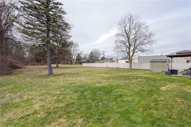 Building Photo - 889 Long Pond Rd