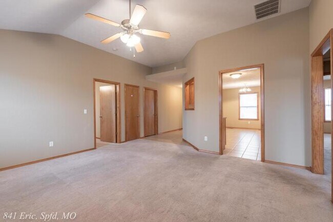 Building Photo - 841 S Eric St