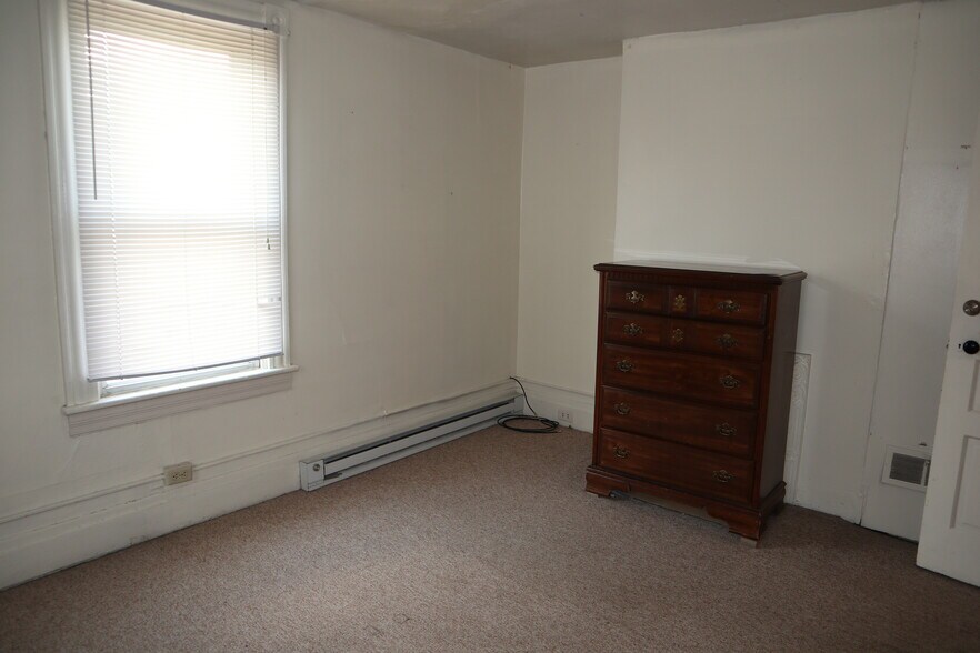 Building Photo - 416 Cherry Ave