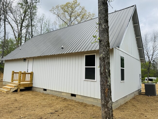 Building Photo - 221 Sheffield Dr