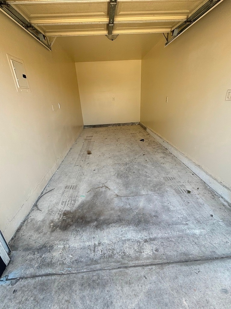 Building Photo - 204 W 78th St