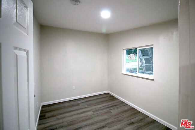 Building Photo - 9717 Tujunga Canyon Blvd