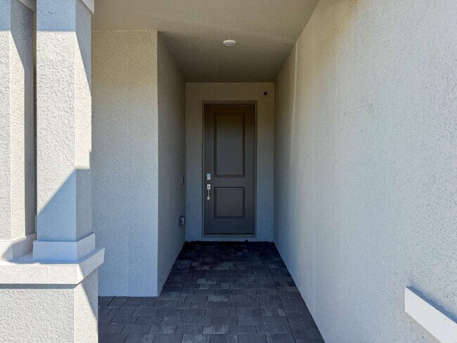 Building Photo - 11470 Burgundy Dr