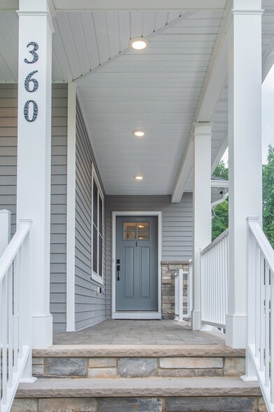 Building Photo - 360 Orange Rd